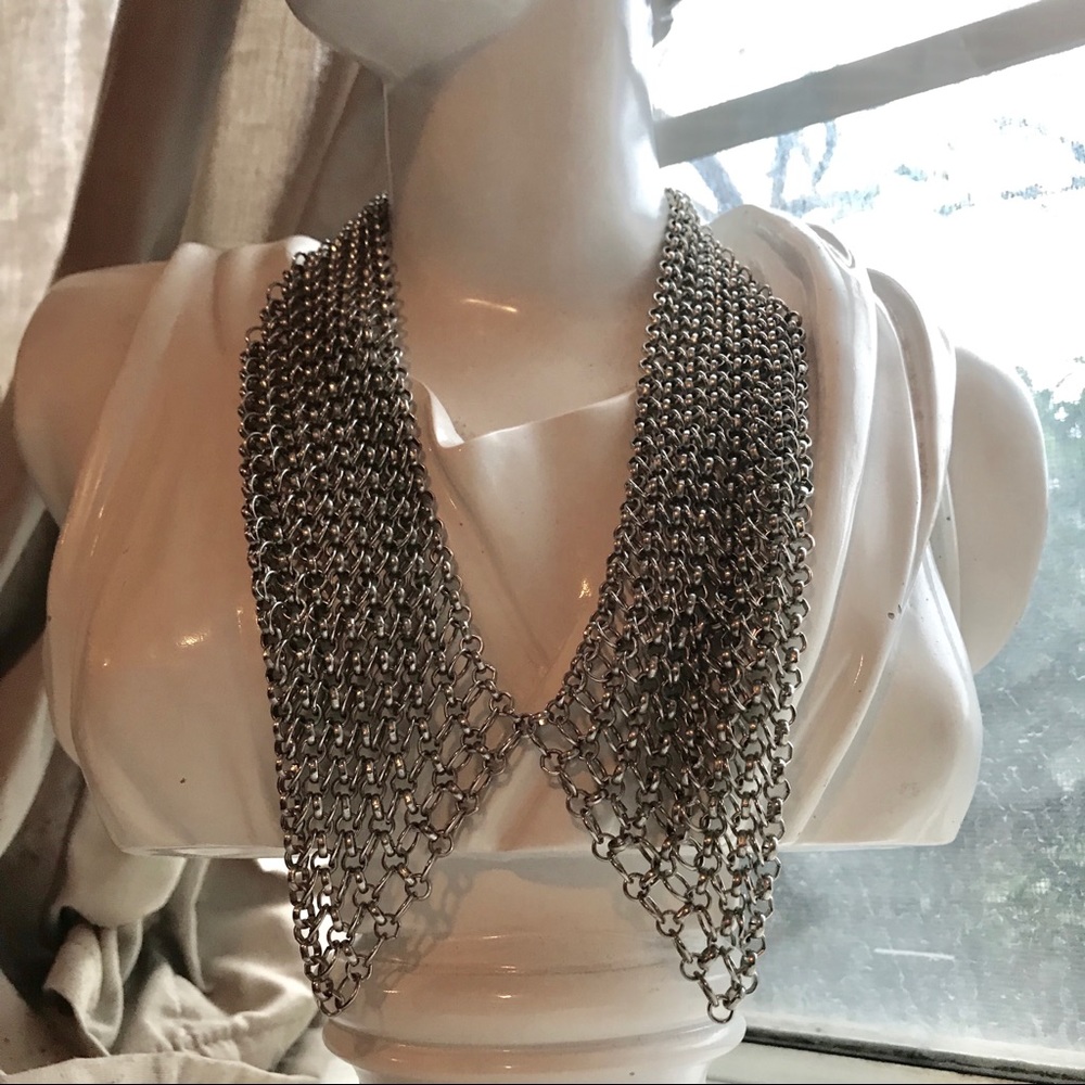 Metal pop collar necklace